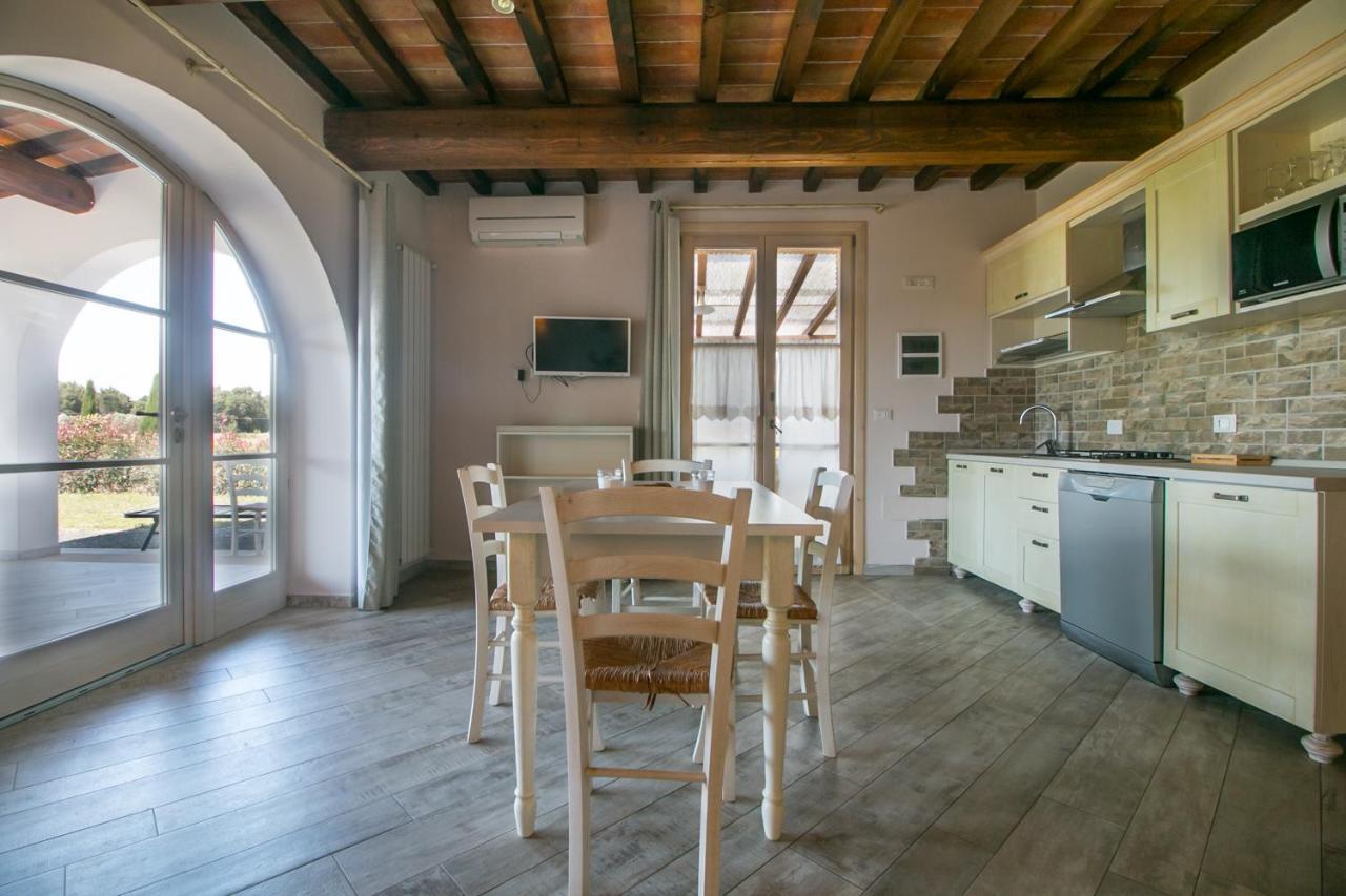 Aparthotel Fattoria Palazzeta - Pet & Family Friendly à Cecina  Extérieur photo